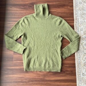 100% Cashmere Morgan Taylor Sage Green Turtleneck Sweater